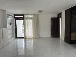 https://img.olx.com.br/thumbs256x256/63/638595404557565.jpg