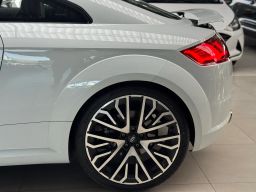 https://img.olx.com.br/thumbs256x256/63/638637667562180.jpg