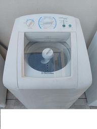 Título do anúncio: Vende-se máquina de lavar Electrolux 9 kg - 3 meses de garantia