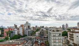Título do anúncio: Apartamento 3 dormitórios bairro Petrópolis Porto Alegre. Em andar muito alto vista para t