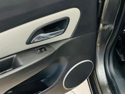 https://img.olx.com.br/thumbs256x256/64/640589041260051.jpg