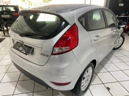https://img.olx.com.br/thumbs256x256/64/641638297301110.jpg