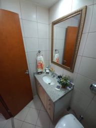 https://img.olx.com.br/thumbs256x256/64/643467822688824.jpg