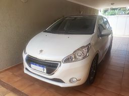 Título do anúncio: Peugeot 208 Griffe AT 2014