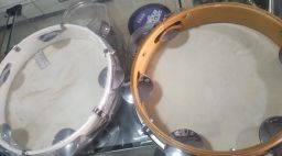https://img.olx.com.br/thumbs256x256/64/646488598007587.jpg