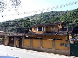 Título do anúncio: Casa com 4 dormitórios à venda, 240 m² por R$ 670.000 - Pedro do Rio - Petrópolis/RJ
