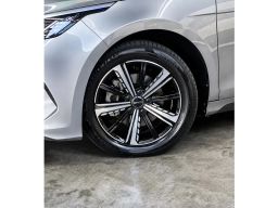 https://img.olx.com.br/thumbs256x256/64/648630549899818.jpg