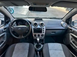 https://img.olx.com.br/thumbs256x256/64/648633413808135.jpg