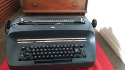 Título do anúncio: Máquina de escrever elétrica IBM