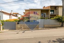 Título do anúncio: Casa de 5 quartos para aluguel ou venda em Leiria - Portugal