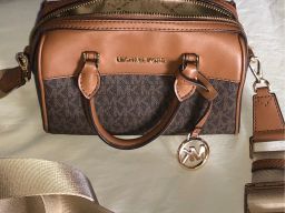https://img.olx.com.br/thumbs256x256/65/657465449453379.jpg