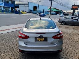 https://img.olx.com.br/thumbs256x256/65/657526522874331.jpg