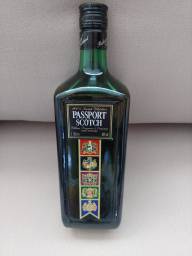 Título do anúncio: Whisky antigo Passport Scotch - 1 litro