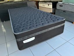 https://img.olx.com.br/thumbs256x256/66/668442318747219.jpg