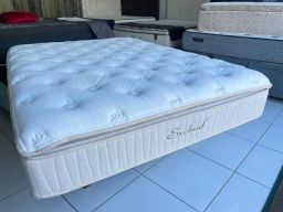 https://img.olx.com.br/thumbs256x256/67/672447548258323.jpg