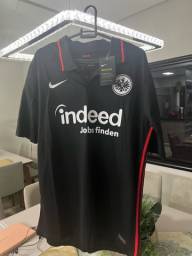 Título do anúncio: Camiseta Eintracht Frankfurt 