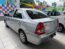 https://img.olx.com.br/thumbs256x256/67/676661771674804.jpg