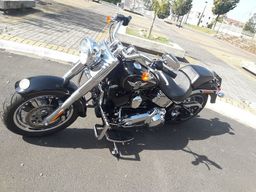 Título do anúncio: Vendo moto Harley Davidson fet boy preta.