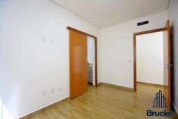 https://img.olx.com.br/thumbs256x256/68/682448415272204.jpg