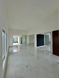 https://img.olx.com.br/thumbs256x256/68/683699681868319.jpg