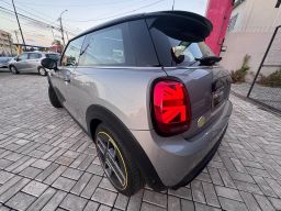 https://img.olx.com.br/thumbs256x256/68/685628574382488.jpg