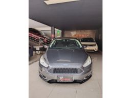 https://img.olx.com.br/thumbs256x256/68/685646170996609.jpg