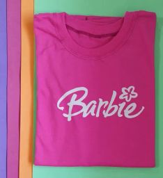 Camisa Barbie Estilosa Roupa Camiseta Boneca Rosa Adulto - Roupas - Vila  Peri, Fortaleza 1213099173