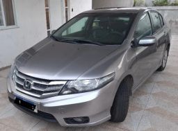 https://img.olx.com.br/thumbs256x256/68/687526276693375.jpg