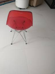Título do anúncio: Cadeira de acrílico vermelho 