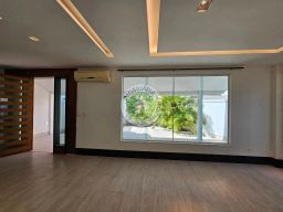 https://img.olx.com.br/thumbs256x256/70/702577527523548.jpg