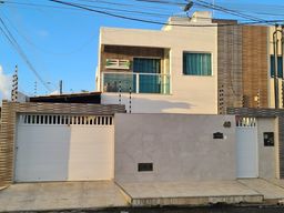 Título do anúncio: Casa de esquina Sobrado para venda tem 130 metros quadrados com 4 quartos em Aruana - Arac