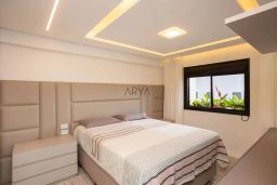 https://img.olx.com.br/thumbs256x256/70/708531764538459.jpg