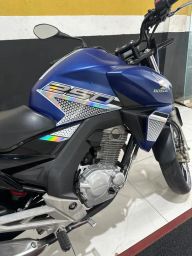https://img.olx.com.br/thumbs256x256/70/708551736686733.jpg