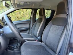 https://img.olx.com.br/thumbs256x256/71/715616188653962.jpg