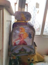 Título do anúncio: bolsa princesa aurora, internacional comprada na Disney com acessórios 