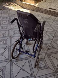 Título do anúncio: Cadeira de rodas ,800 reais