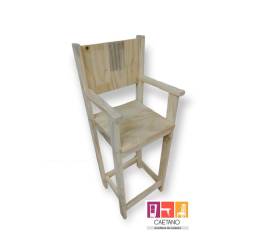 Título do anúncio: Cadeira de alimentação infantil em madeira pinus