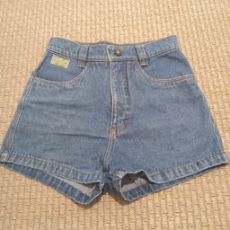 Título do anúncio: Shorts Vintage