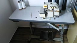 Título do anúncio: Máquina costura industrial overclock Yamata