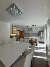 https://img.olx.com.br/thumbs256x256/73/733628682701923.jpg