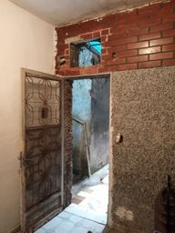 Título do anúncio: Vendo Quarto com banheiro e cozinha pequenos no Arará