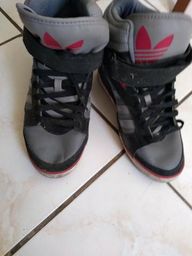 tenis adidas salto alto