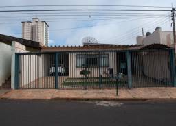 Título do anúncio: Casa com 3 dormitórios à venda, 246 m² por R$ 440.000,00 - Centro - Fernandópolis/SP