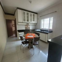 https://img.olx.com.br/thumbs256x256/74/744468319128353.jpg
