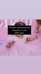 Título do anúncio: Vestido princesa luxo  tamanho 1 ano / 100 reais 
