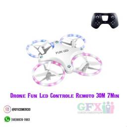 Título do anúncio: Drone FUN Led controle remoto 30m 7minutos