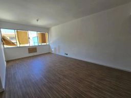 https://img.olx.com.br/thumbs256x256/74/748513409335205.jpg