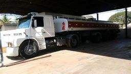 Vendo ou troco carreta + tanque - 1993