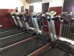 Vende academia seminova completa de muscula��o em Goi�nia