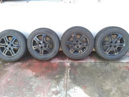 Rodas de liga leve 14 4x100 com pneus em �timo estado